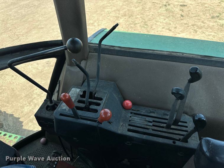 image for item DK6723 1988 John Deere 2955 MFWD tractor