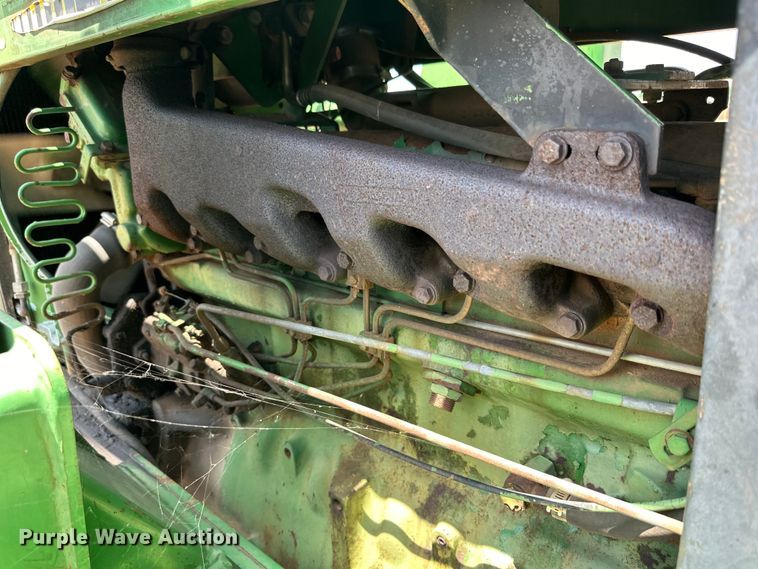 image for item DK6723 1988 John Deere 2955 MFWD tractor