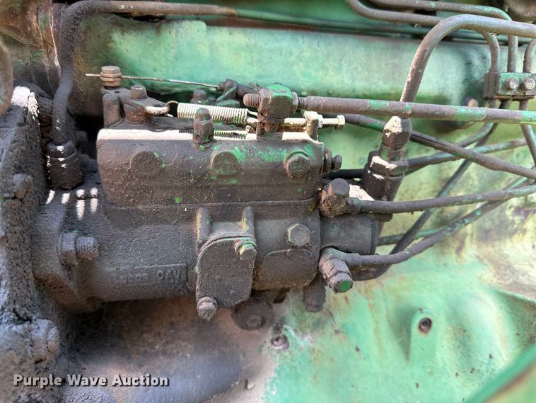 image for item DK6723 1988 John Deere 2955 MFWD tractor