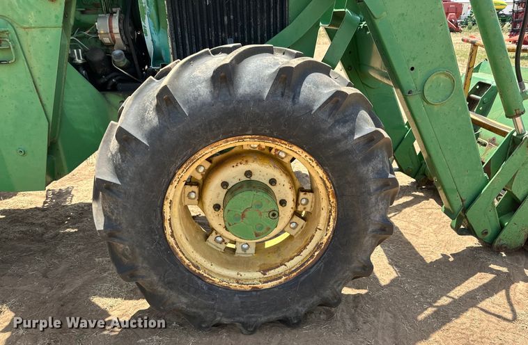 image for item DK6723 1988 John Deere 2955 MFWD tractor