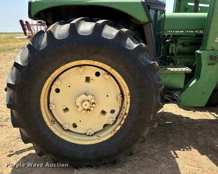 image for item DK6723 1988 John Deere 2955 MFWD tractor