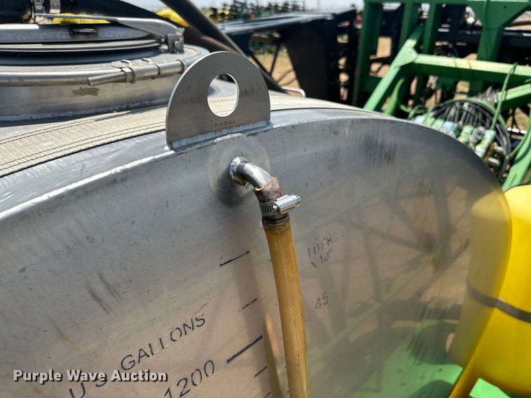 image for item DK6724 2005 John Deere 4920 applicator