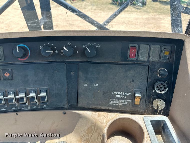 image for item DK6724 2005 John Deere 4920 applicator