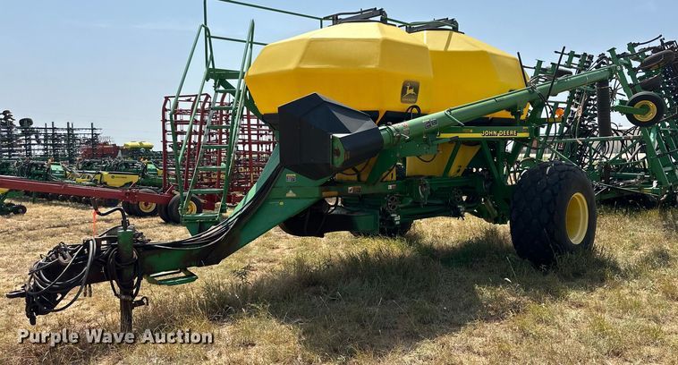 image for item DK6725 John Deere 730 air seeder