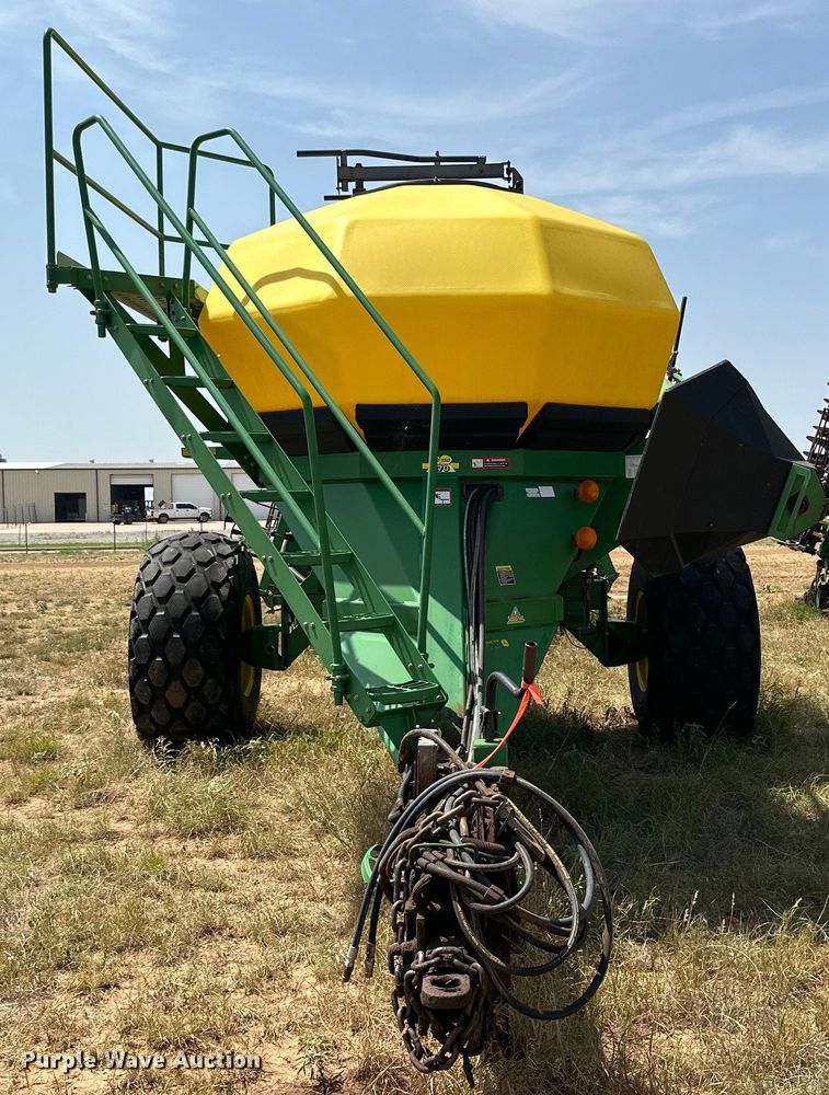image for item DK6725 John Deere 730 air seeder