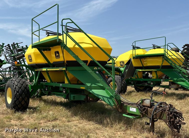 image for item DK6725 John Deere 730 air seeder
