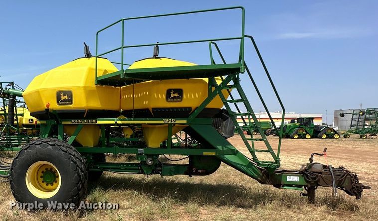 image for item DK6725 John Deere 730 air seeder