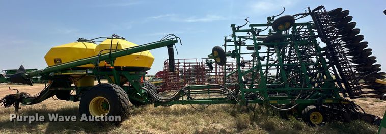 image for item DK6725 John Deere 730 air seeder
