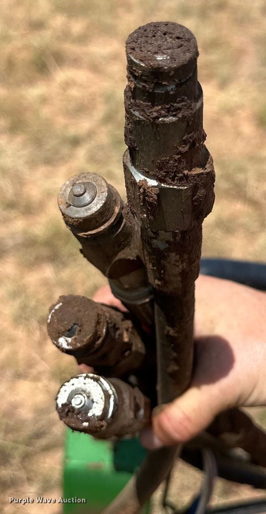 image for item DK6725 John Deere 730 air seeder