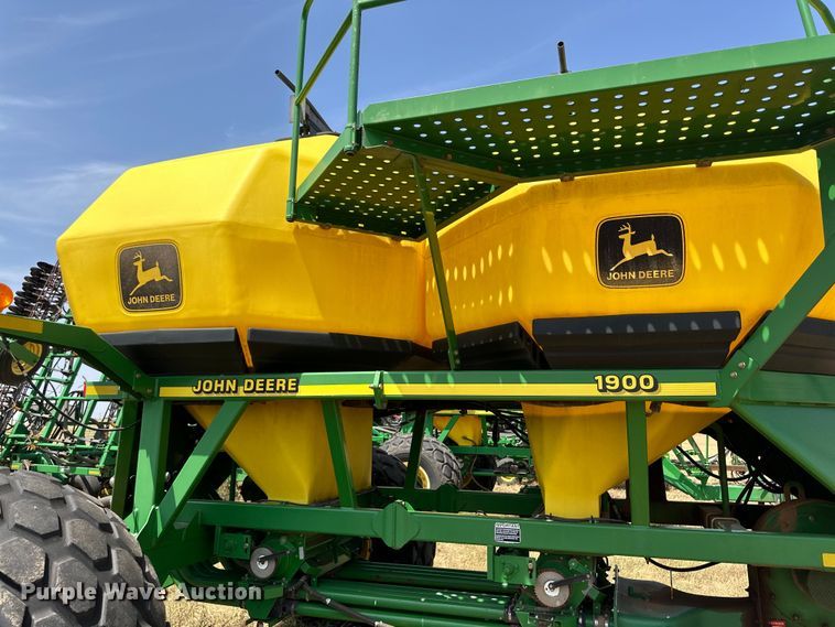 image for item DK6725 John Deere 730 air seeder