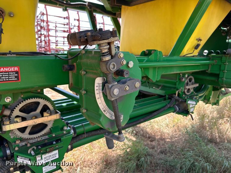 image for item DK6725 John Deere 730 air seeder