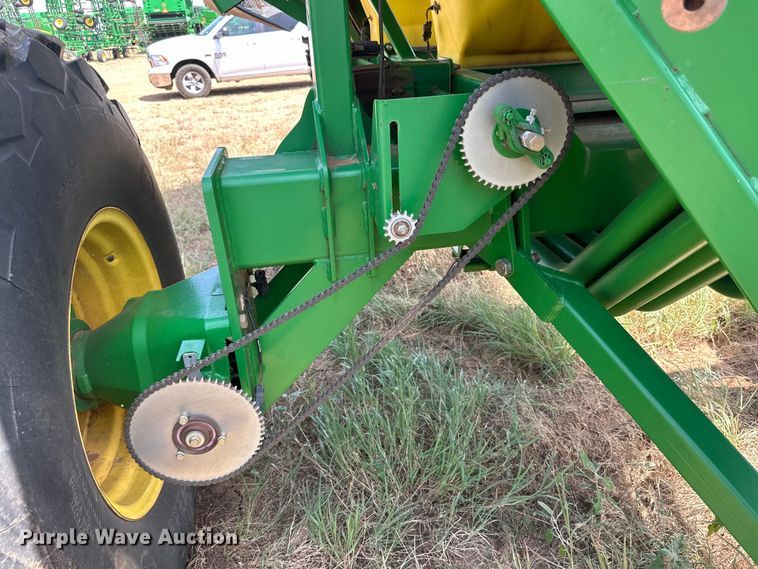 image for item DK6725 John Deere 730 air seeder