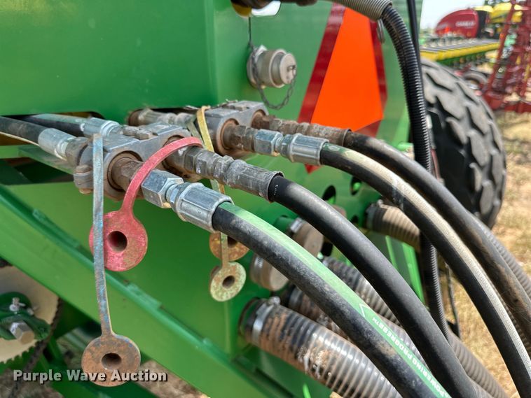 image for item DK6725 John Deere 730 air seeder