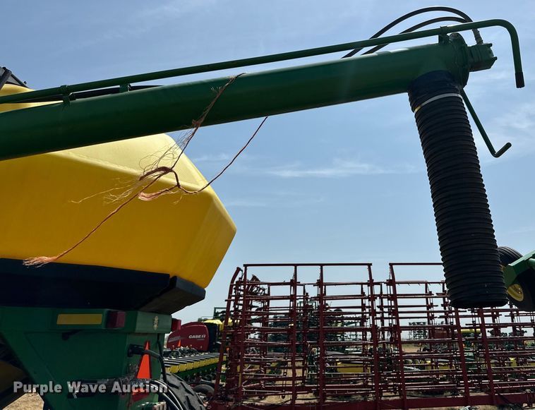 image for item DK6725 John Deere 730 air seeder