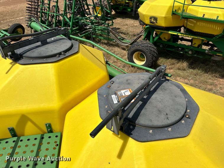image for item DK6725 John Deere 730 air seeder