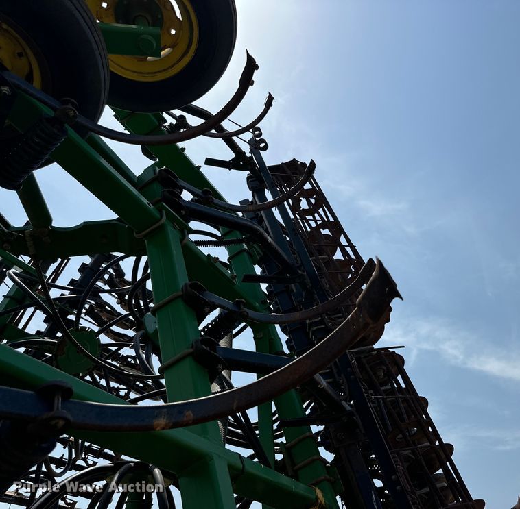 image for item DK6725 John Deere 730 air seeder