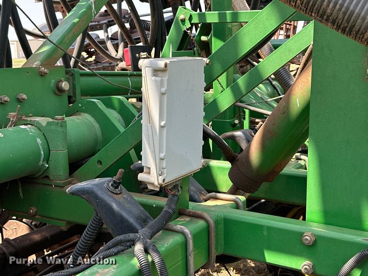 image for item DK6725 John Deere 730 air seeder