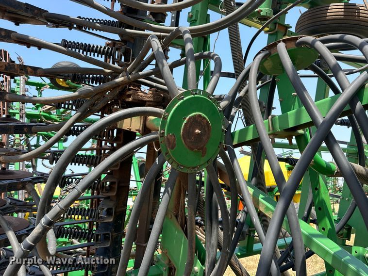 image for item DK6725 John Deere 730 air seeder