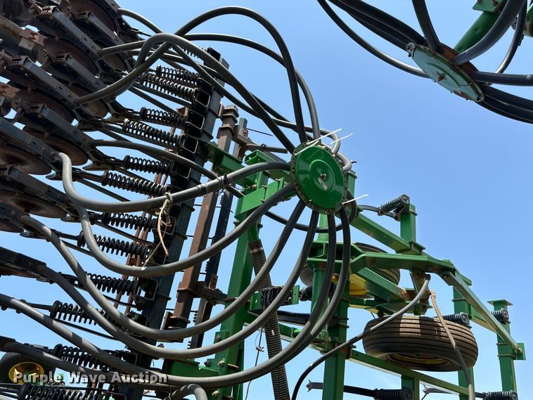 image for item DK6725 John Deere 730 air seeder