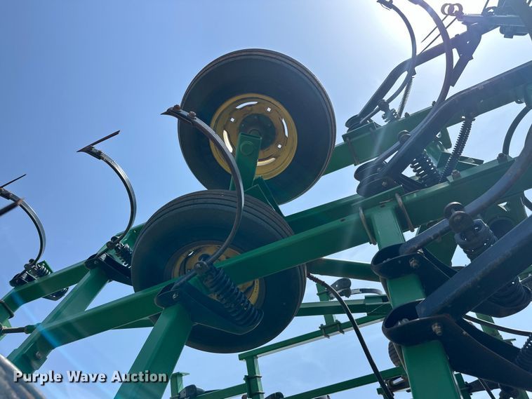 image for item DK6725 John Deere 730 air seeder