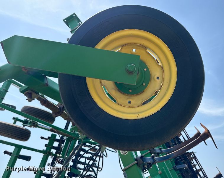 image for item DK6725 John Deere 730 air seeder