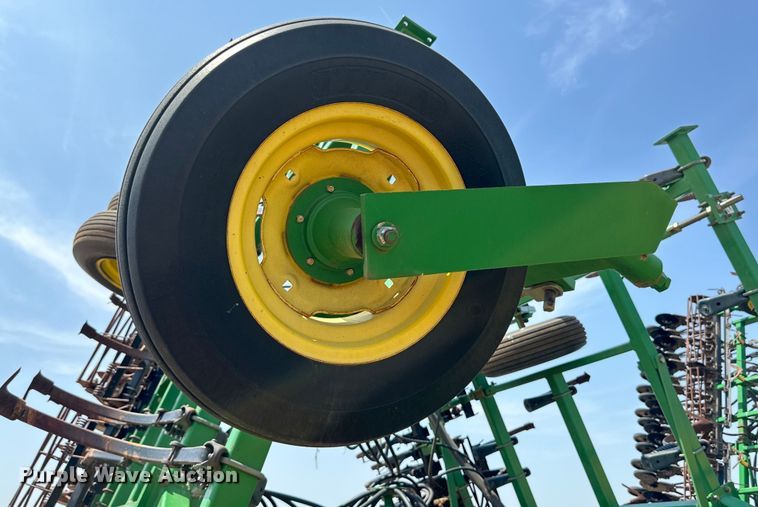 image for item DK6725 John Deere 730 air seeder