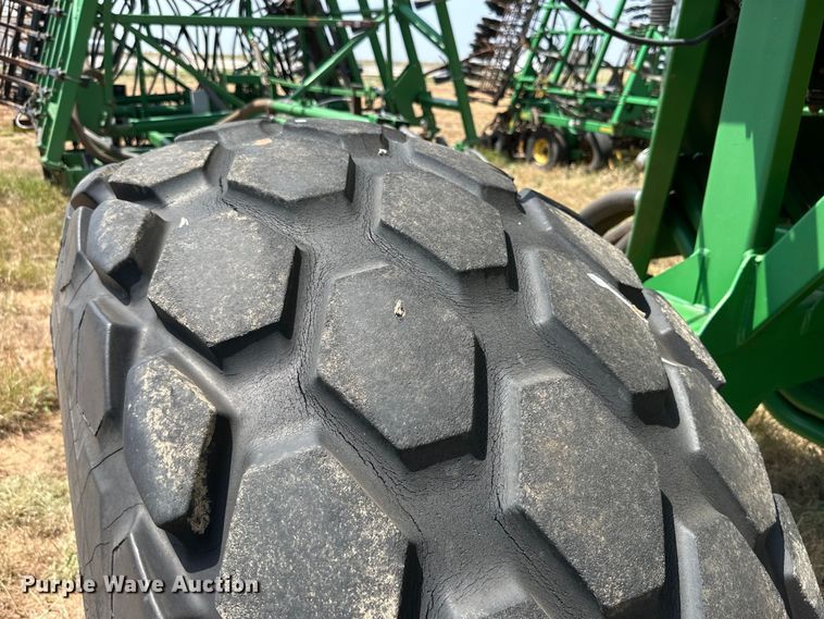 image for item DK6725 John Deere 730 air seeder