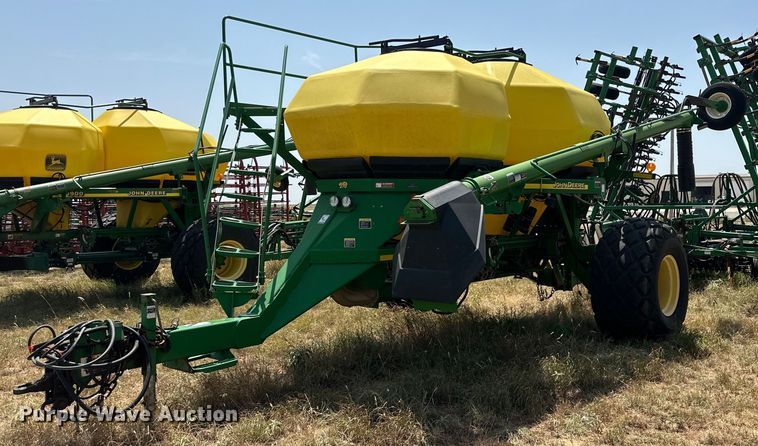 image for item DK6726 John Deere 730 air seeder