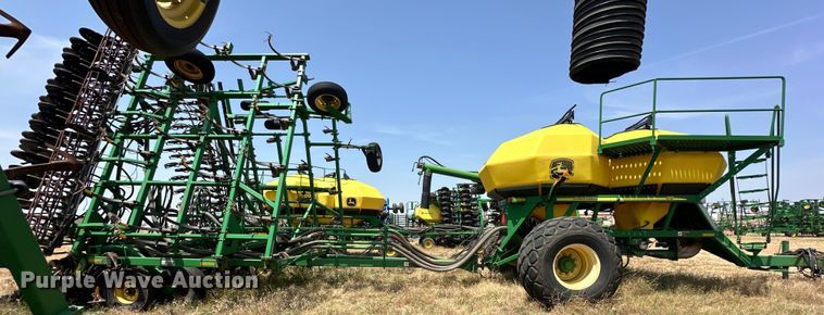 image for item DK6726 John Deere 730 air seeder