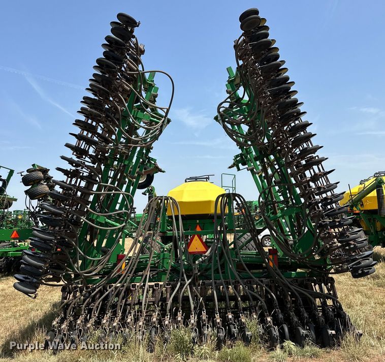 image for item DK6726 John Deere 730 air seeder