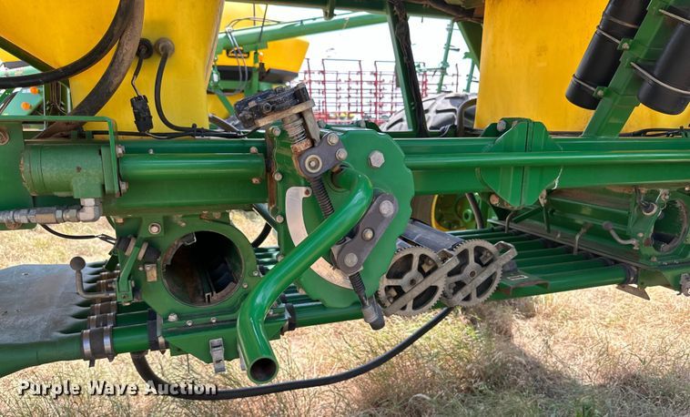 image for item DK6726 John Deere 730 air seeder