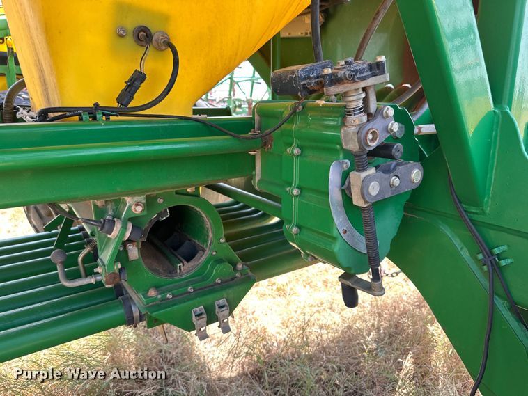 image for item DK6726 John Deere 730 air seeder