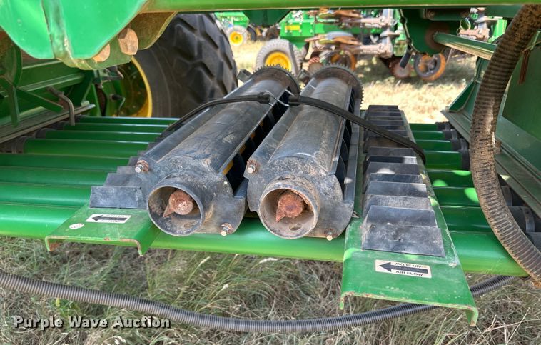 image for item DK6726 John Deere 730 air seeder
