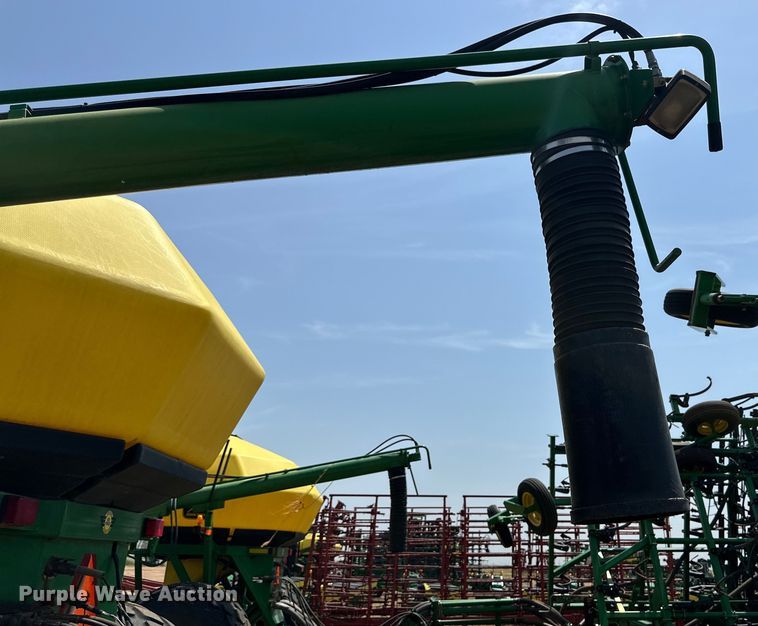 image for item DK6726 John Deere 730 air seeder