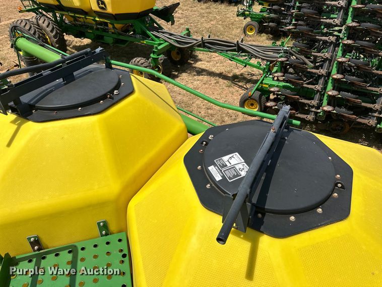image for item DK6726 John Deere 730 air seeder