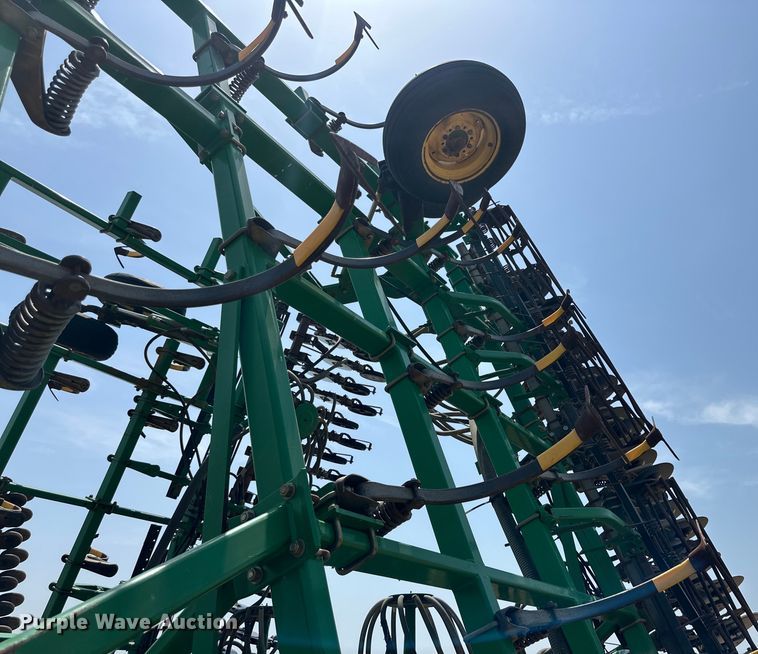 image for item DK6726 John Deere 730 air seeder