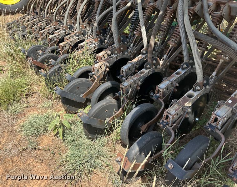 image for item DK6726 John Deere 730 air seeder