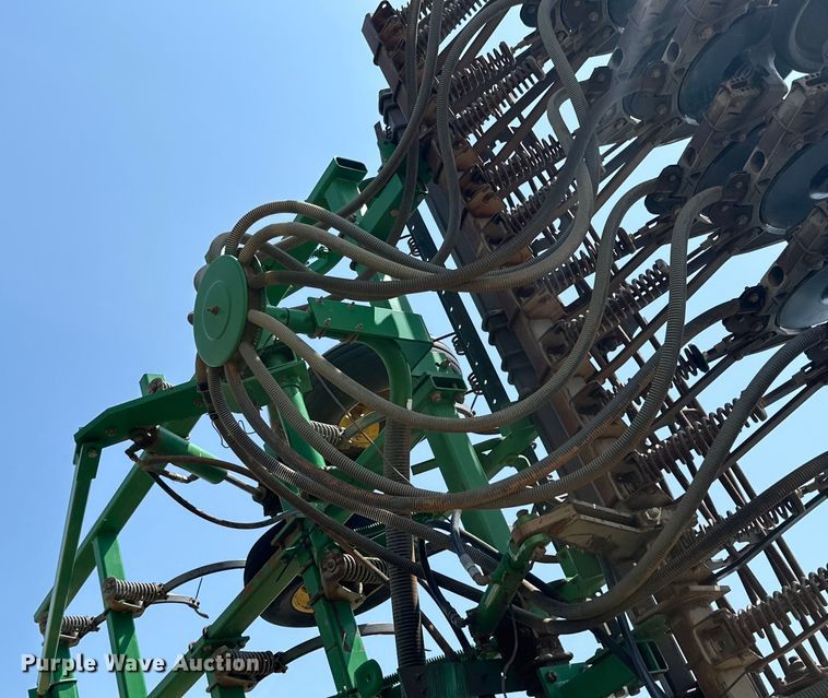 image for item DK6726 John Deere 730 air seeder