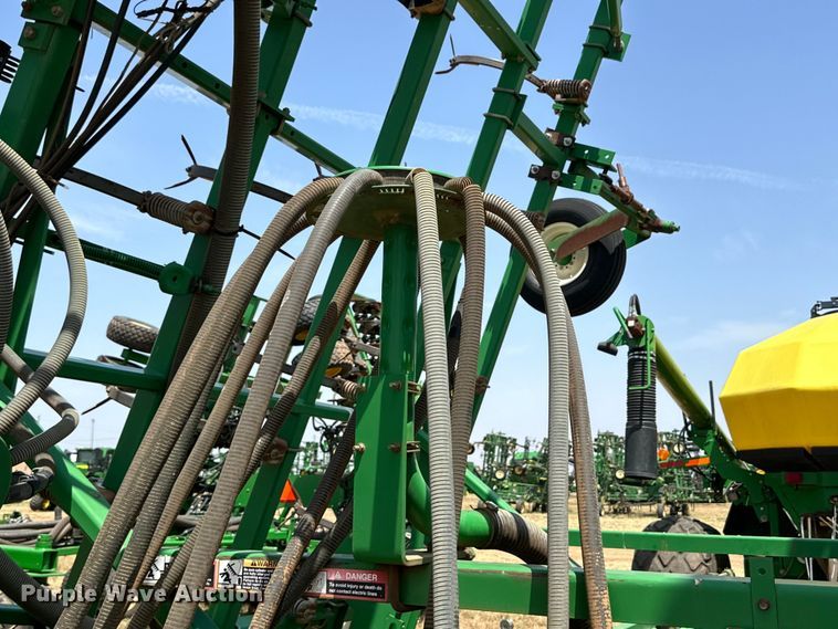 image for item DK6726 John Deere 730 air seeder