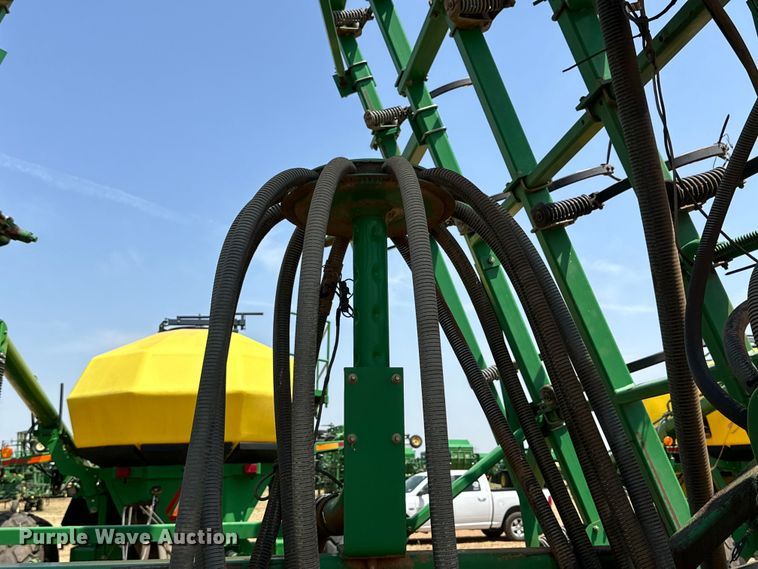 image for item DK6726 John Deere 730 air seeder