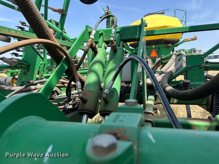 image for item DK6726 John Deere 730 air seeder
