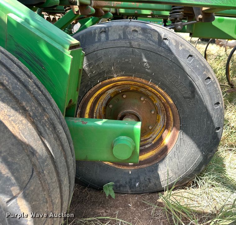 image for item DK6726 John Deere 730 air seeder