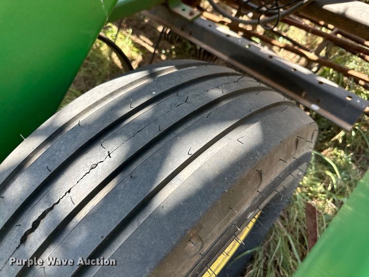 image for item DK6726 John Deere 730 air seeder