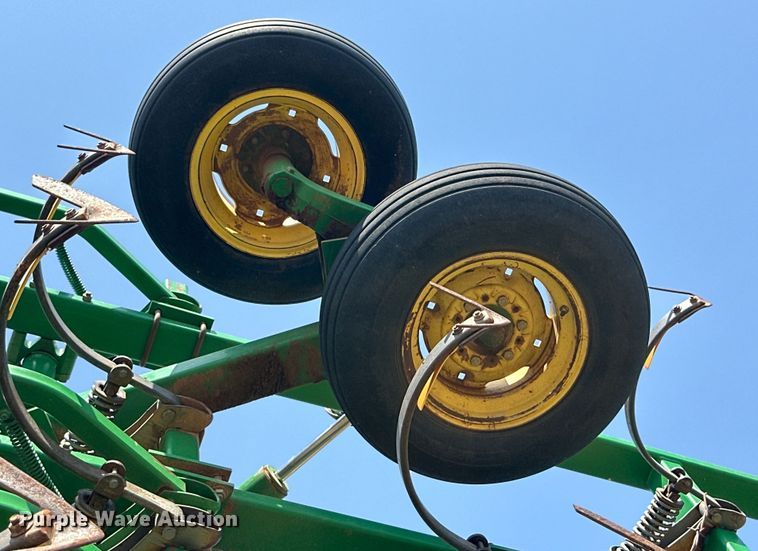 image for item DK6726 John Deere 730 air seeder