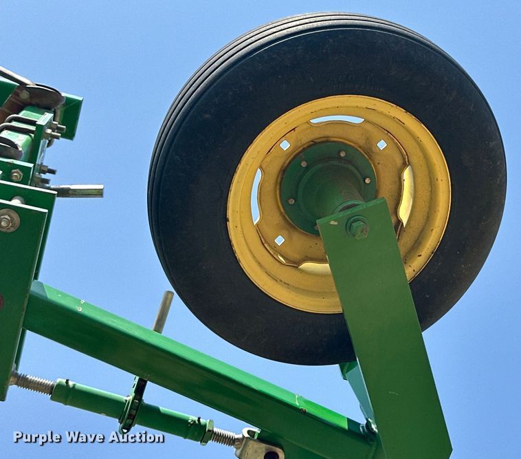image for item DK6726 John Deere 730 air seeder