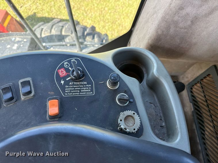 image for item DM7940 2006 Case WDX1902 swather / windrower