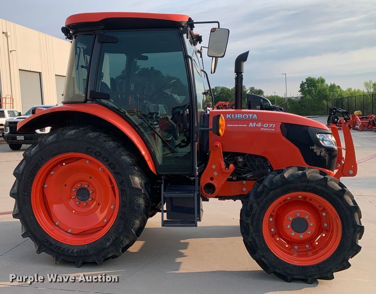 image for item DM7949 2019 Kubota  M4-071D MFWD tractor