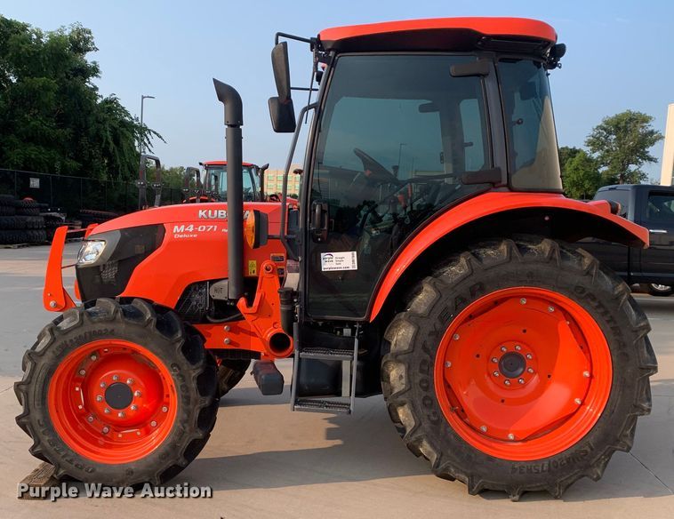 image for item DM7949 2019 Kubota  M4-071D MFWD tractor
