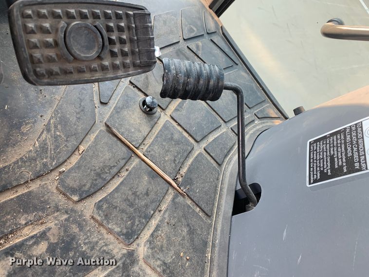 image for item DM7949 2019 Kubota  M4-071D MFWD tractor