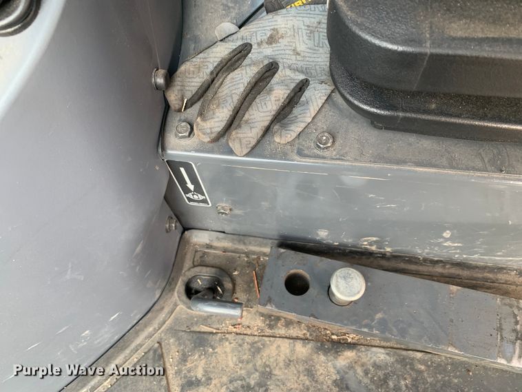 image for item DM7949 2019 Kubota  M4-071D MFWD tractor